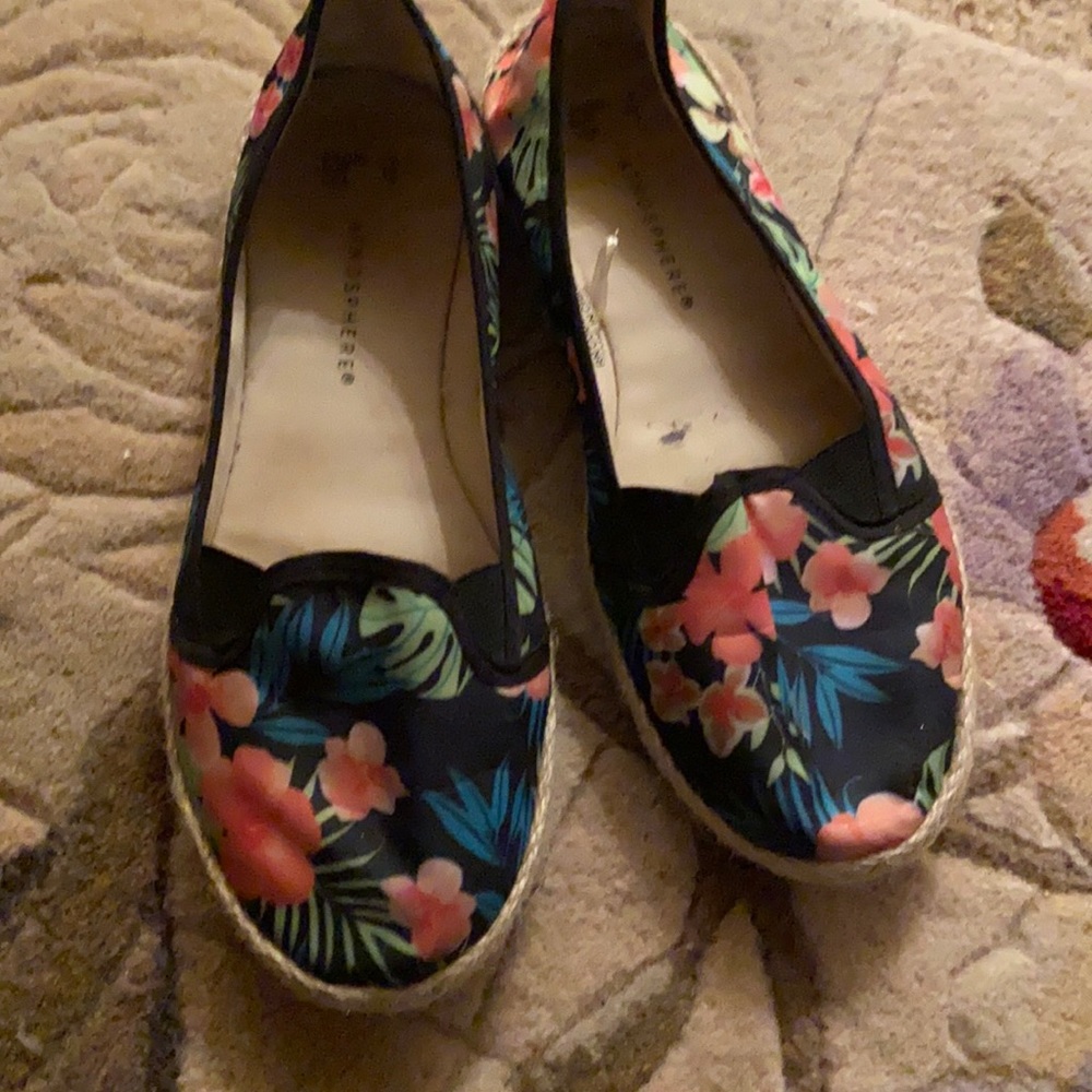 Atmosphere shoes